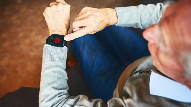 Smart trackers may predict health risks in older adults